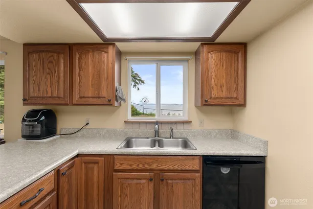 $300,000 | 42 Gunnar Lane, South Bend, WA 98586