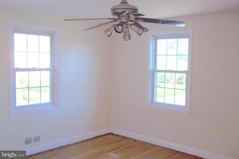 528 Academy Road Catonsville, MD 21228 - Photo 8 of 10 Bedroom #1