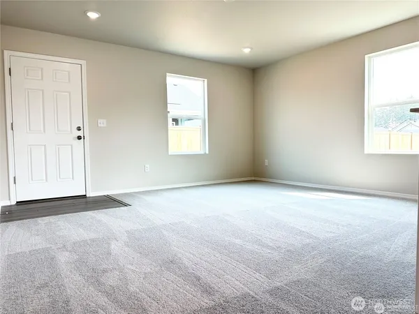 $2,795 | 14025 198th Street East, Graham, WA 98338