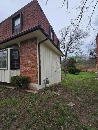 $229,900 | 3507 Southern Hills Drive, Kansas City, MO 64137