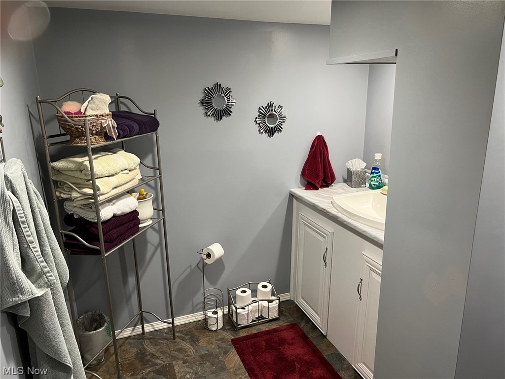 3865 Burkey Road Youngstown, OH 44515 - Photo 12 of 16 Gallery Image 12