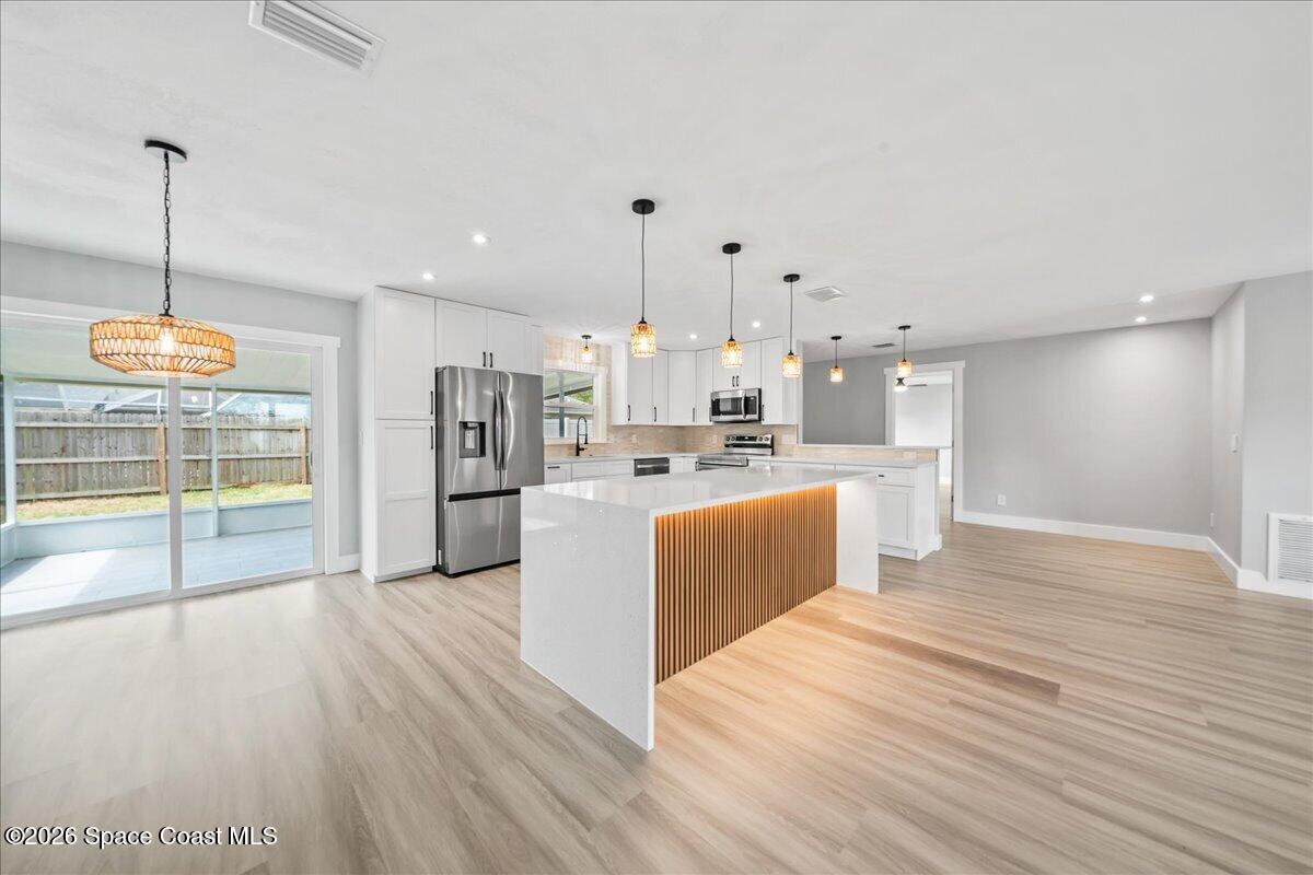 434 Barcelona Road Southeast Palm Bay, FL 32909 - Photo 6 of 28 06-untitled-6