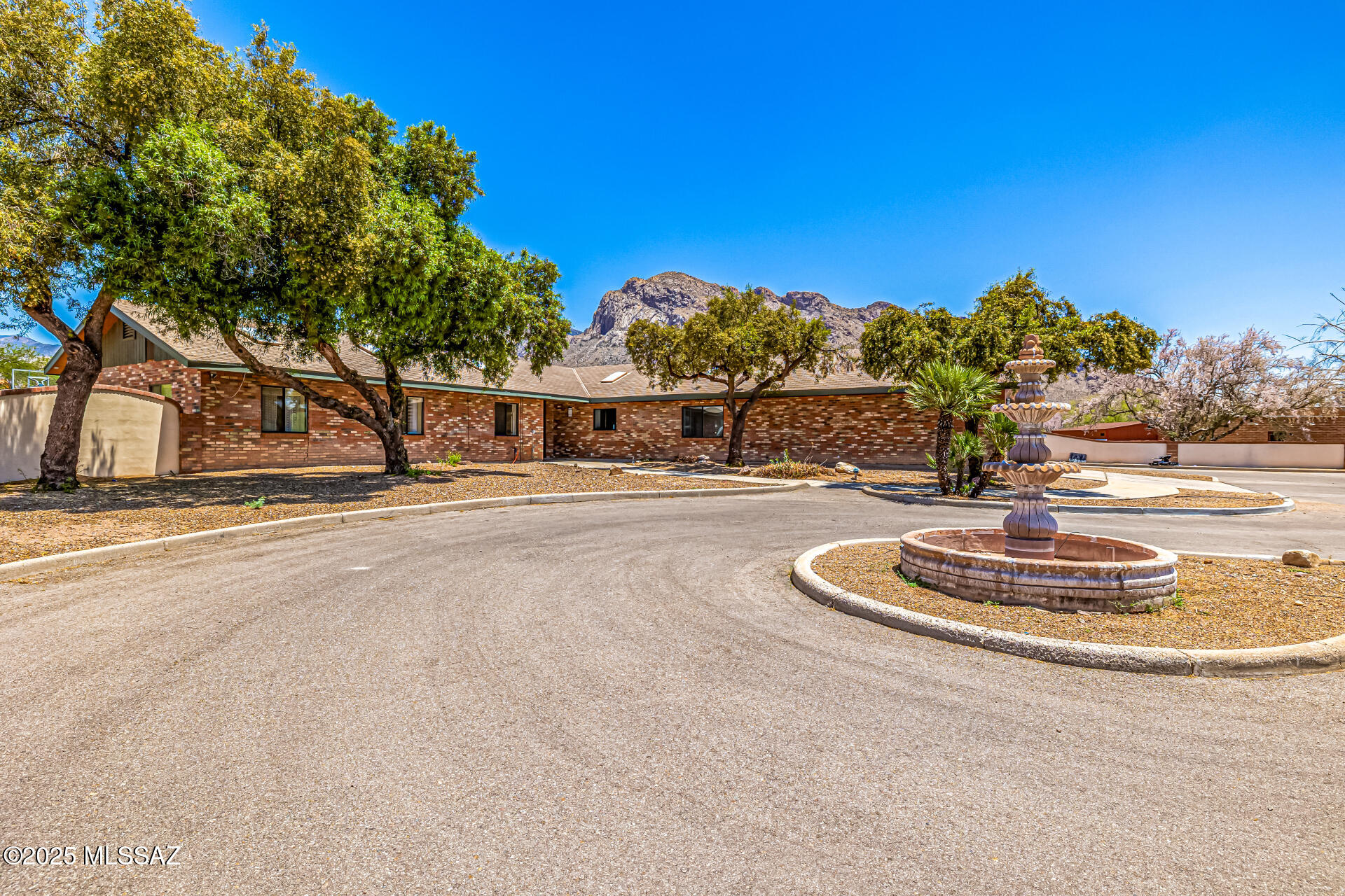 9840 North Desert Sky Road Tucson, AZ 85737 - Photo 3 of 46