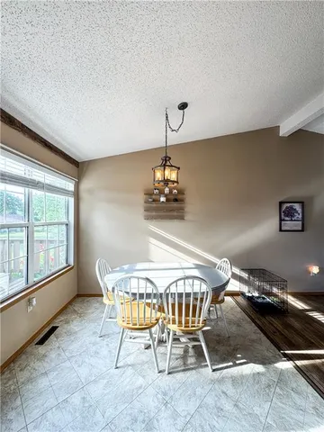 $319,900 | 106 South Elm Street, Blue Eye, MO 65611