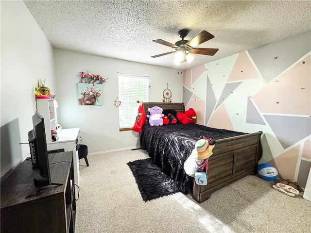 $319,900 | 106 South Elm Street, Blue Eye, MO 65611