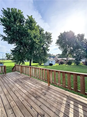 $319,900 | 106 South Elm Street, Blue Eye, MO 65611