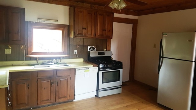 143 South Whitefield Road Whitefield, NH 03598 - Photo 3 of 28