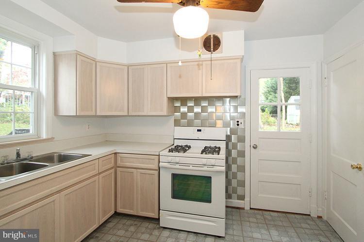 9216 Wendell Street Silver Spring, MD 20901 - Photo 1 of 14 Kitchen