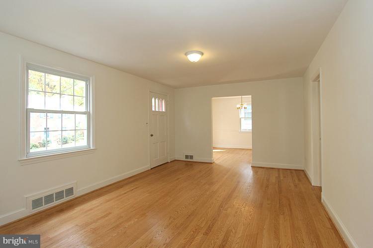 9216 Wendell Street Silver Spring, MD 20901 - Photo 13 of 14 Interior (General)