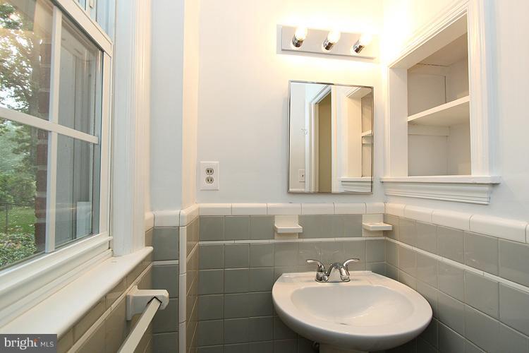 9216 Wendell Street Silver Spring, MD 20901 - Photo 9 of 14 Bath