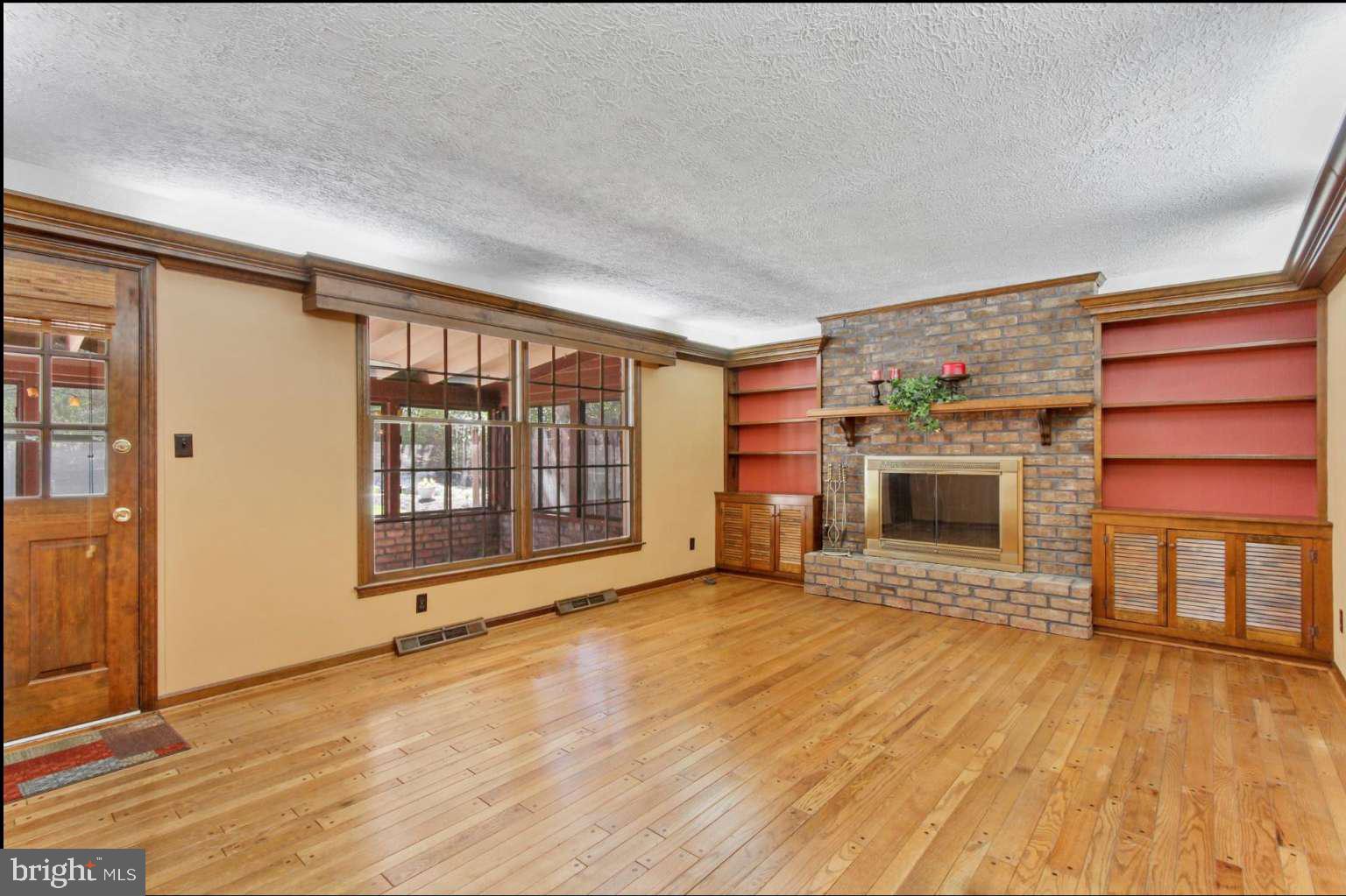 835 Woodbridge Road York, PA 17402 - Photo 13 of 25 Gallery Image 13