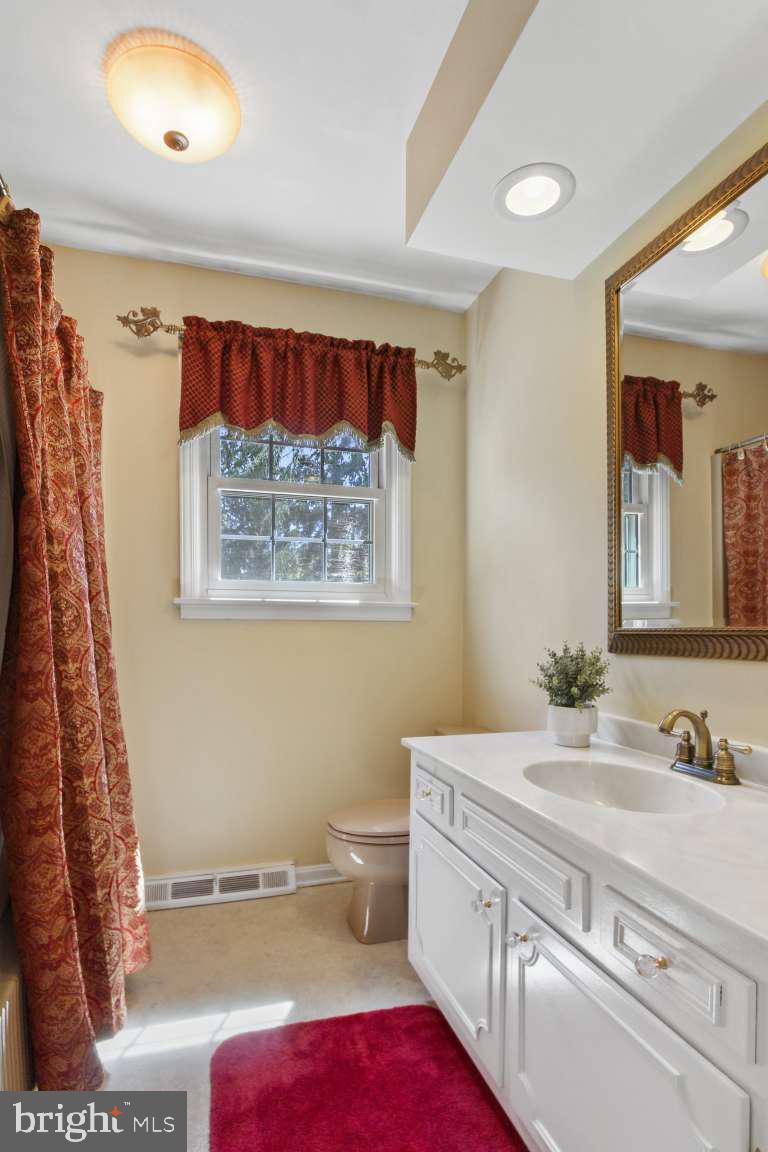 835 Woodbridge Road York, PA 17402 - Photo 16 of 25 Gallery Image 16