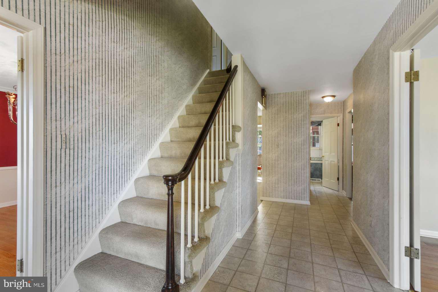 835 Woodbridge Road York, PA 17402 - Photo 2 of 25 Gallery Image 2