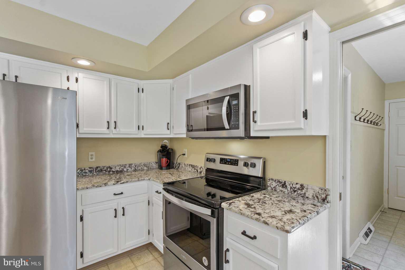 835 Woodbridge Road York, PA 17402 - Photo 9 of 25 Gallery Image 9