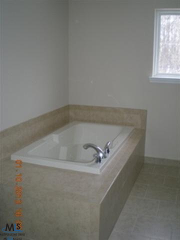 49398 Monte Road New Baltimore, MI 48047 - Photo 12 of 17 31110943-11.JPG