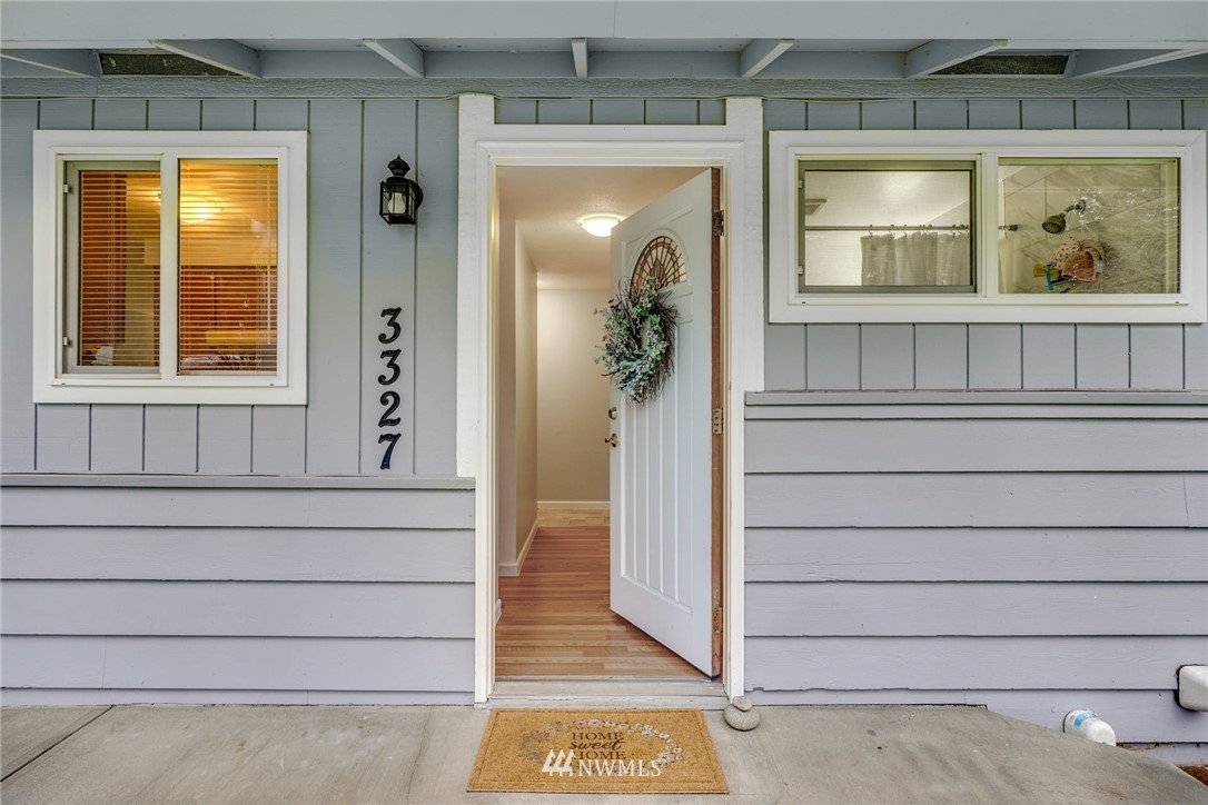 3327 193rd Place Southeast Bothell, WA 98012 - Photo 3 of 28 Gallery Image 3