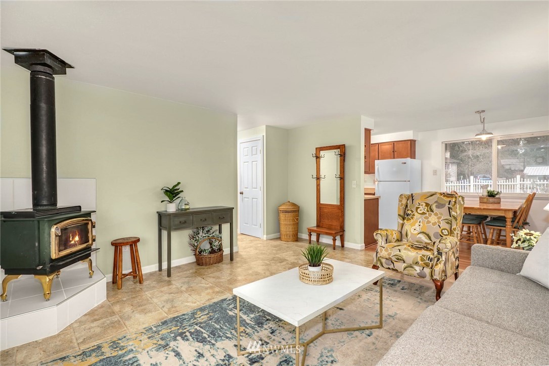 3327 193rd Place Southeast Bothell, WA 98012 - Photo 4 of 28 Gallery Image 4