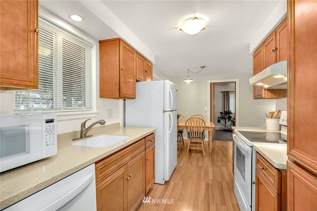 3327 193rd Place Southeast Bothell, WA 98012 - Photo 8 of 28 Gallery Image 8