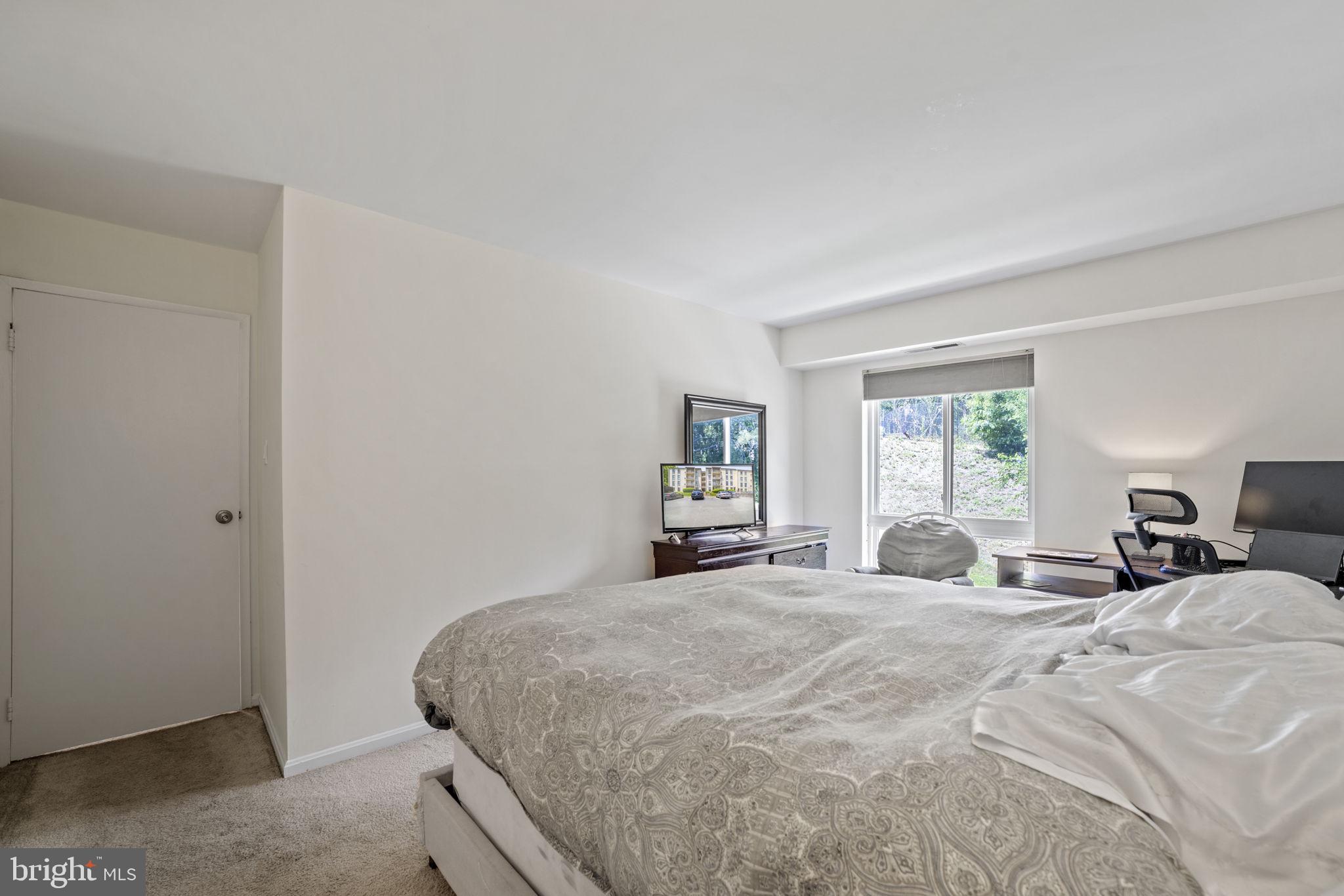 6155 Edsall Road, Unit H Alexandria, VA 22304 - Photo 12 of 21