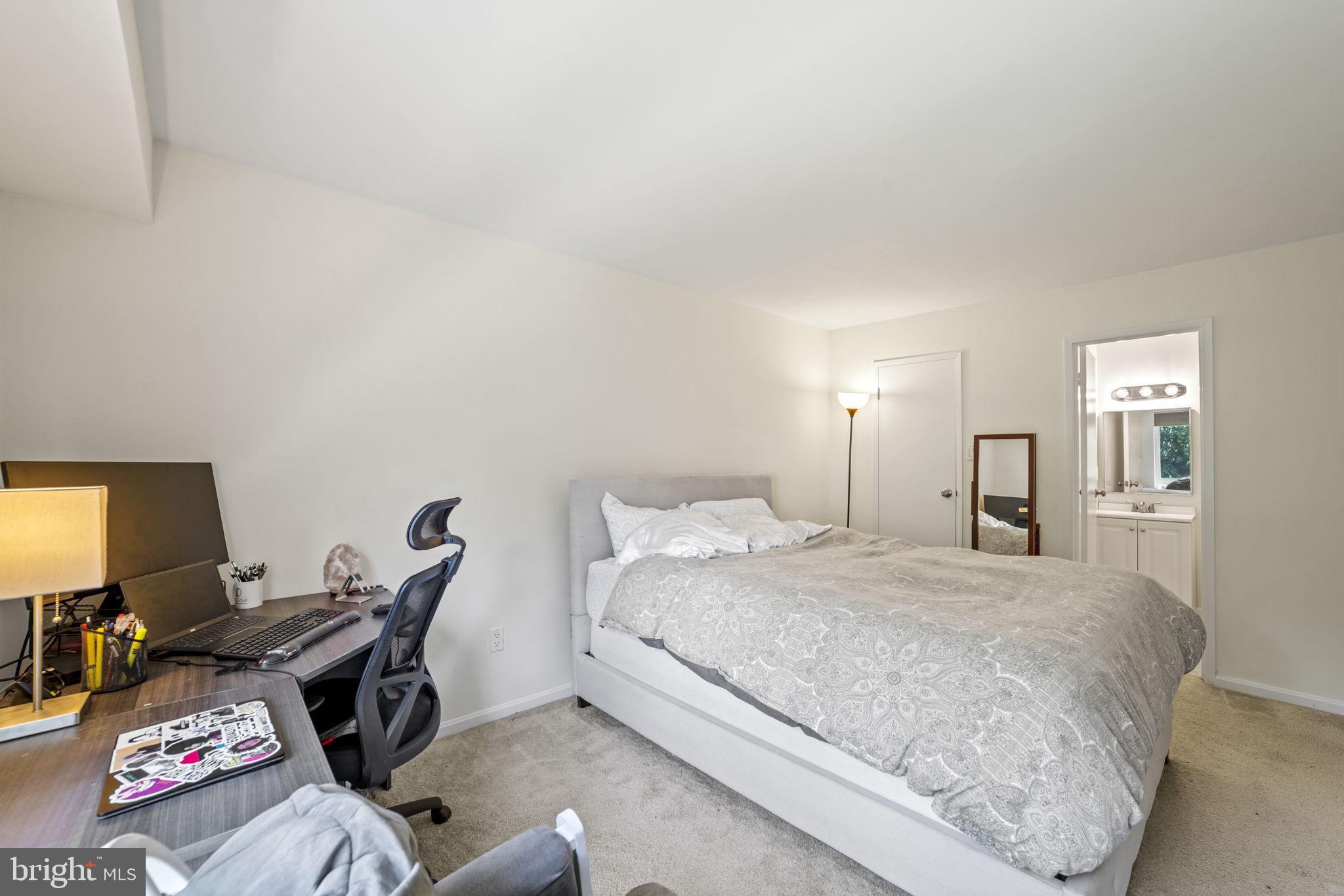 6155 Edsall Road, Unit H Alexandria, VA 22304 - Photo 17 of 21