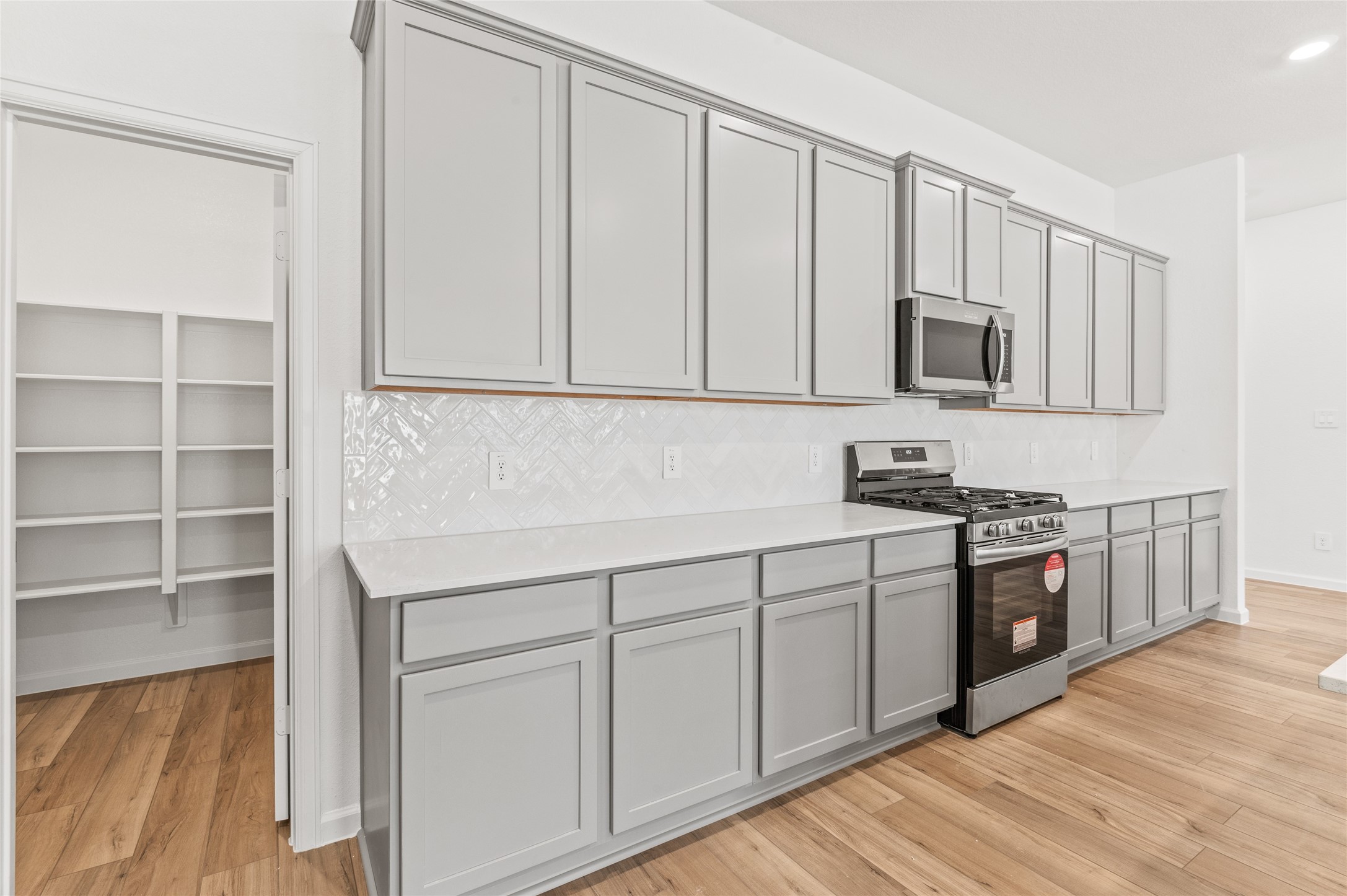 18211 Saffron Sun Street Conroe, TX 77302 - Photo 12 of 28