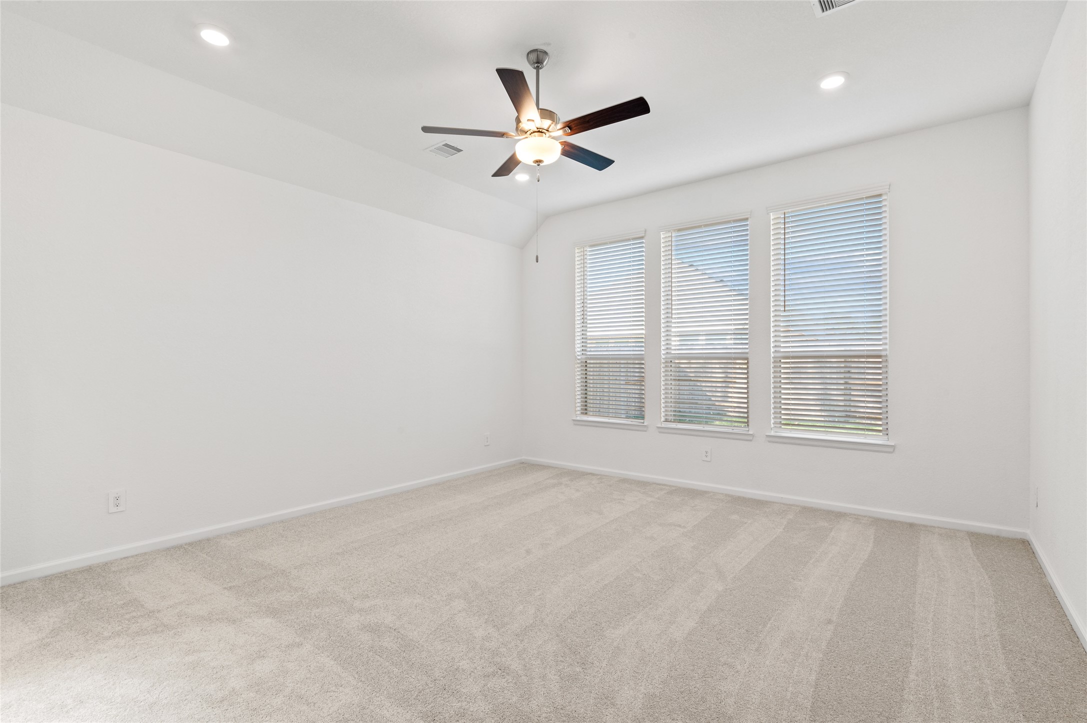 18211 Saffron Sun Street Conroe, TX 77302 - Photo 16 of 28