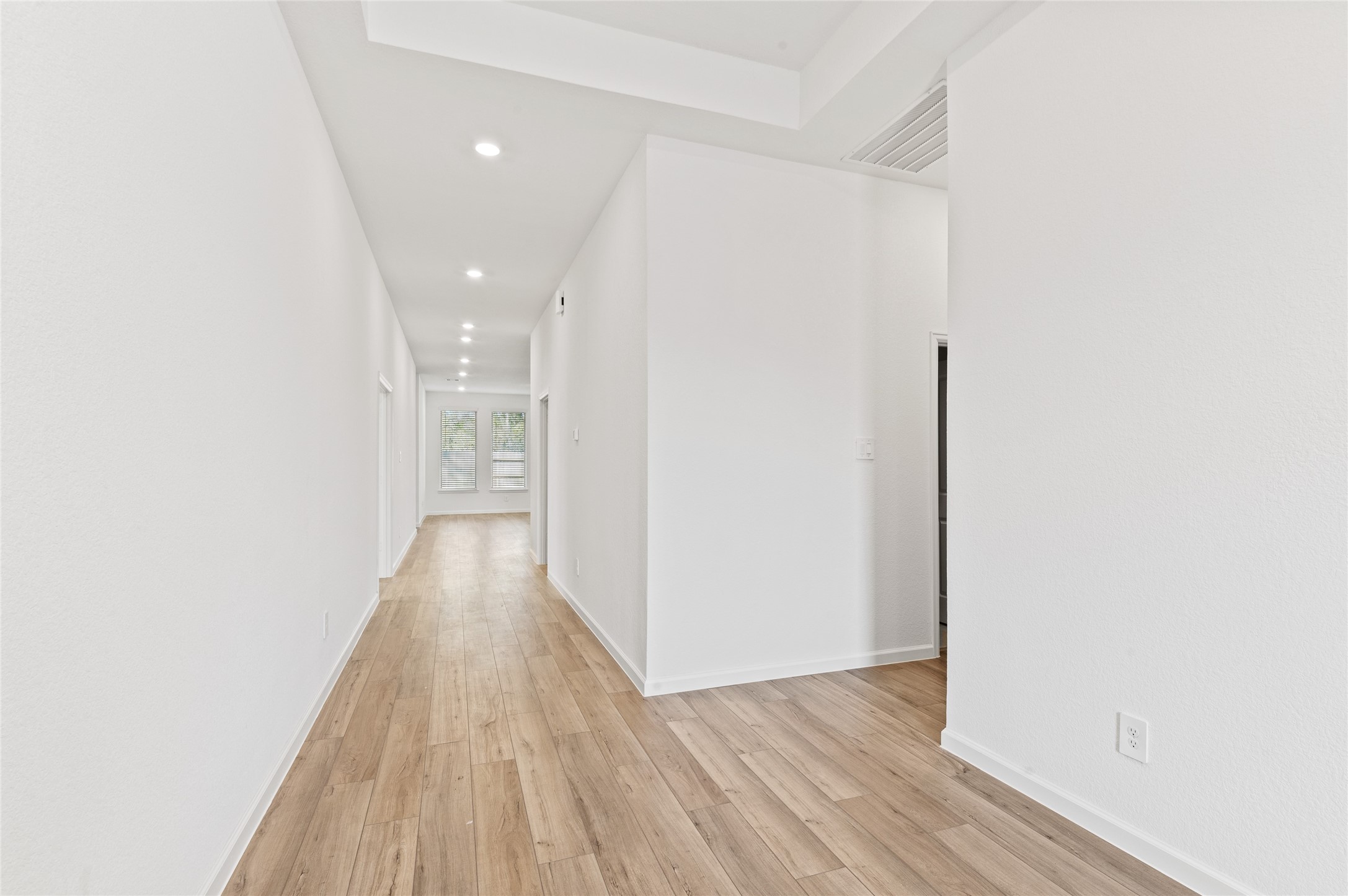 18211 Saffron Sun Street Conroe, TX 77302 - Photo 3 of 28