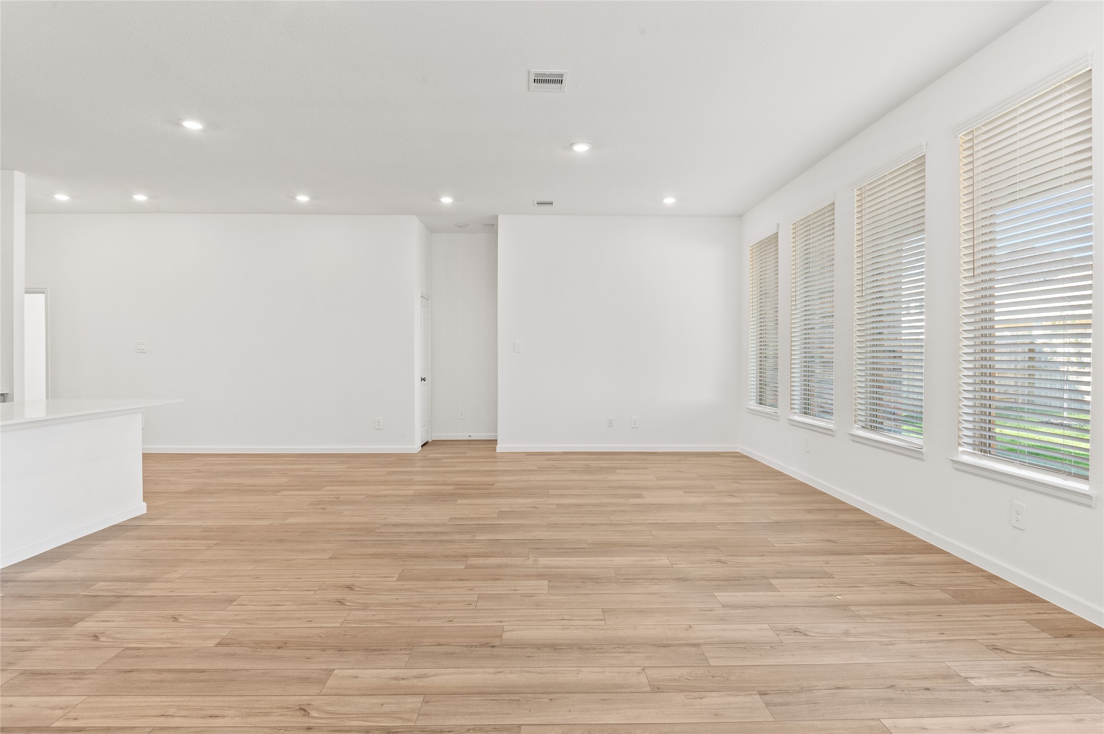 18211 Saffron Sun Street Conroe, TX 77302 - Photo 5 of 28