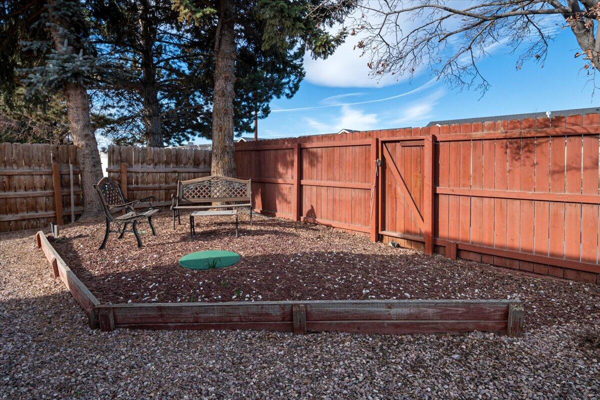 1875 Northeast 6th Street Redmond, OR 97756 - Photo 30 of 33