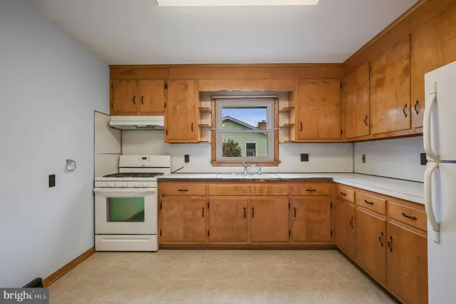 $300,000 | 711 Evergreen Lane, Milford, DE 19963