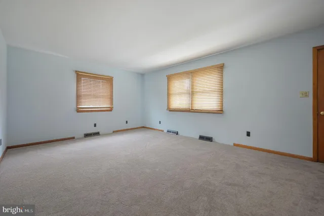 $300,000 | 711 Evergreen Lane, Milford, DE 19963