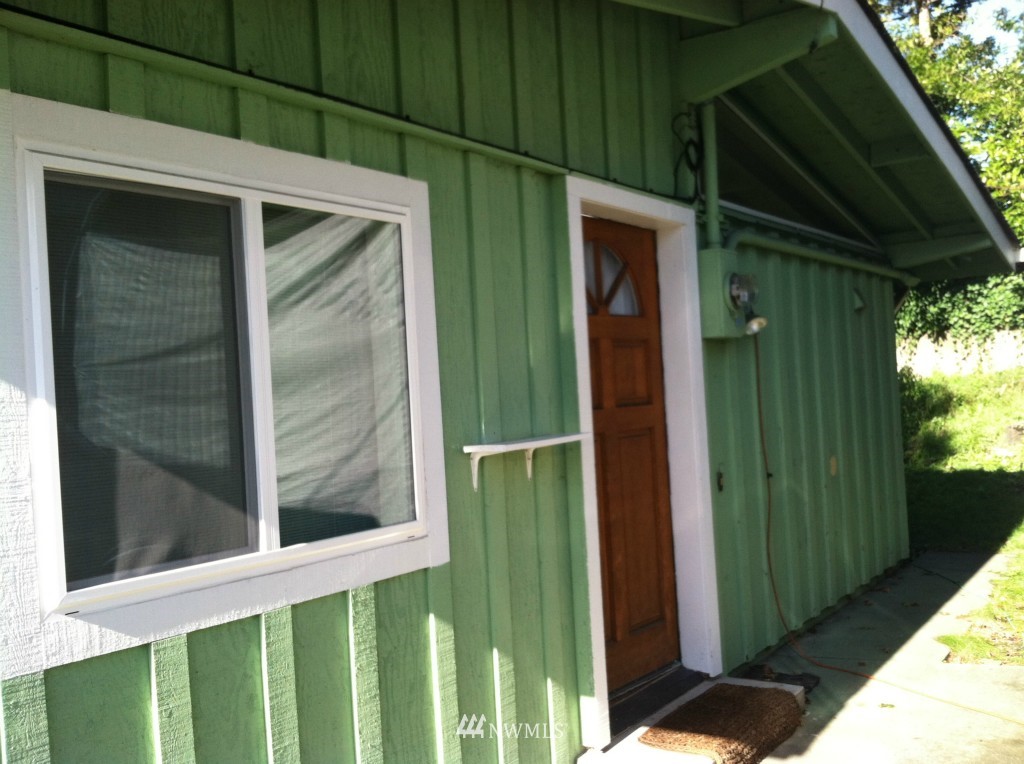 8615 Weller Road Southwest Lakewood, WA 98498 - Photo 2 of 13 Gallery Image 2