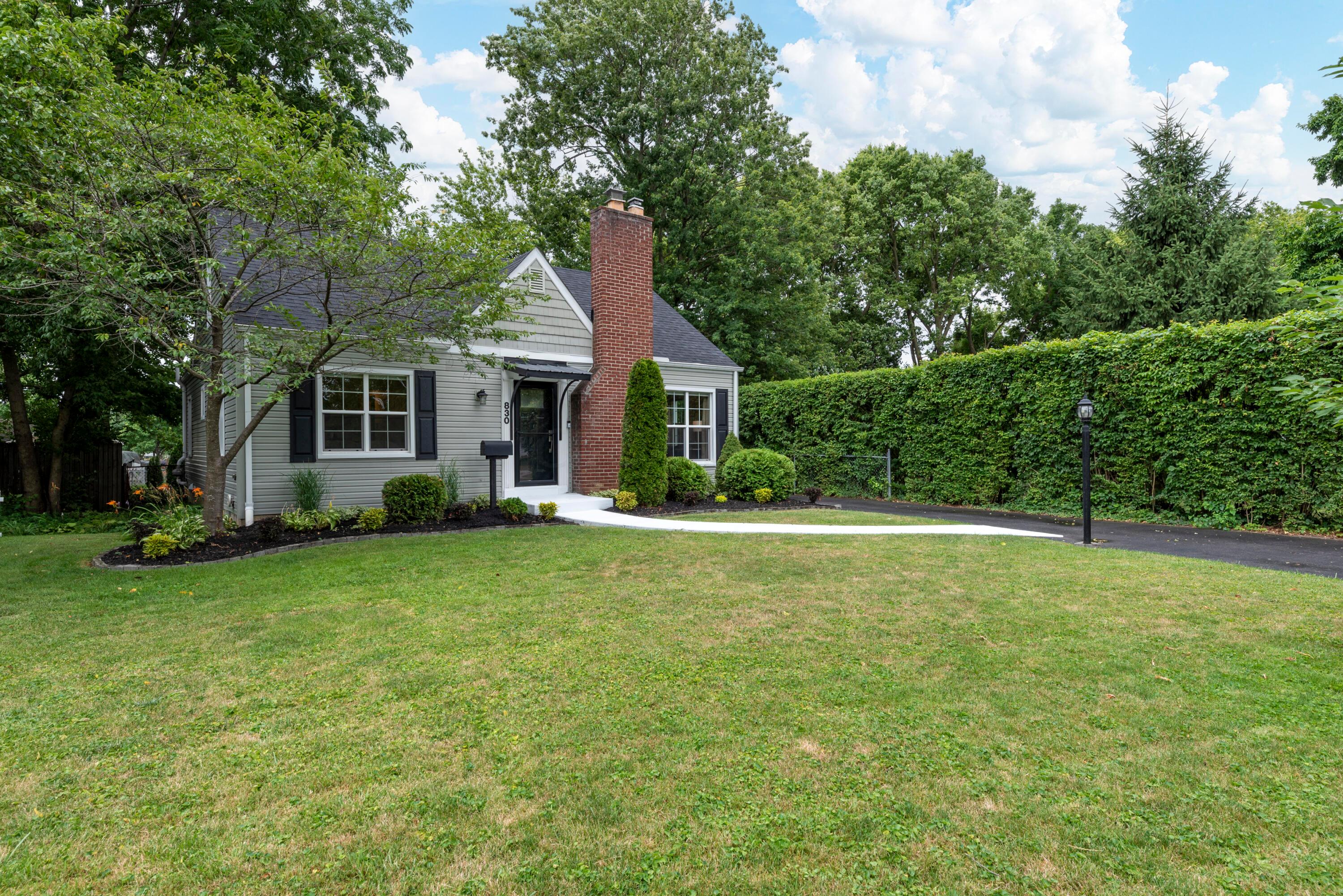 830 South Chesterfield Road Columbus, OH 43209 - Photo 4 of 45 CF front left view
