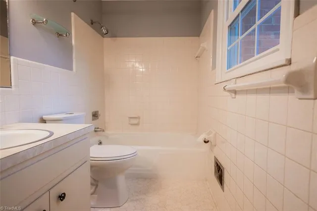 $425,000 | 2822 Bedford Street, Burlington, NC 27215