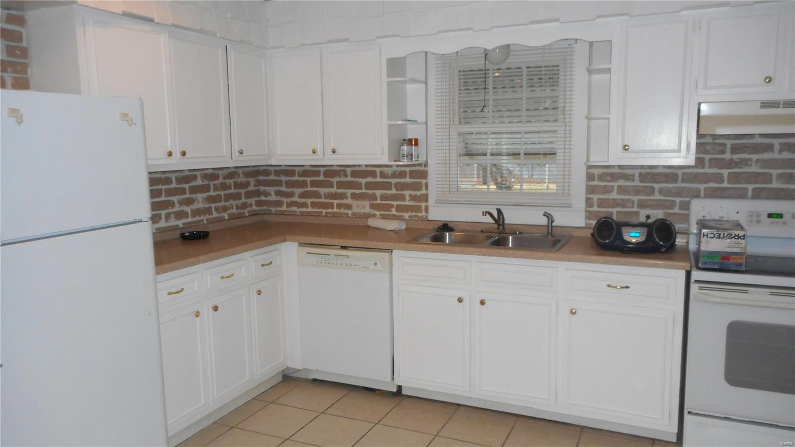 778 Rice Street Wood River, IL 62095 - Photo 8 of 18 Gallery Image 8