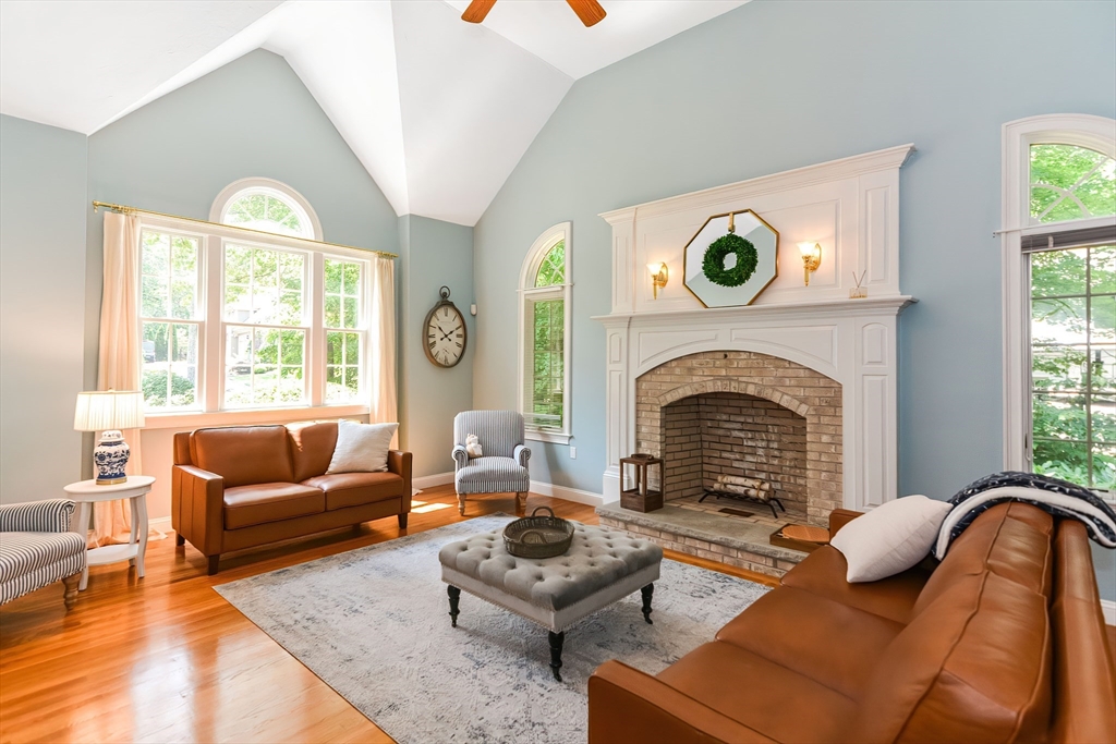 45 High Ridge Circle Franklin, MA 02038 - Photo 4 of 34 Gallery Image 4