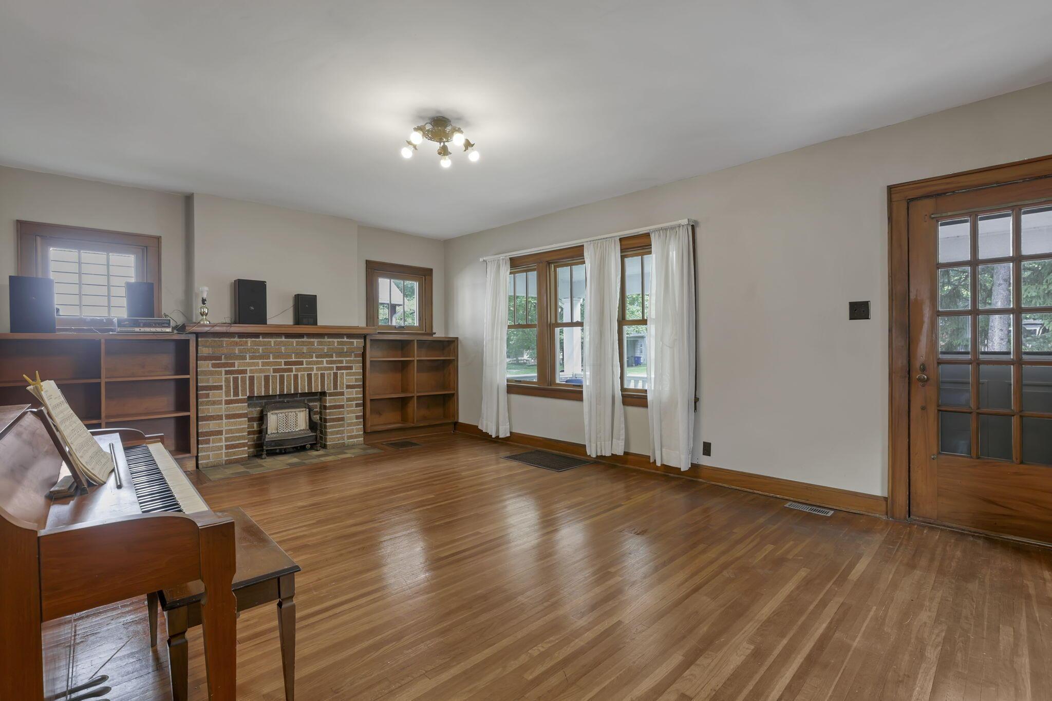 79 Westwood Road Columbus, OH 43214 - Photo 9 of 38 6-web-or-mls-4E7A8145