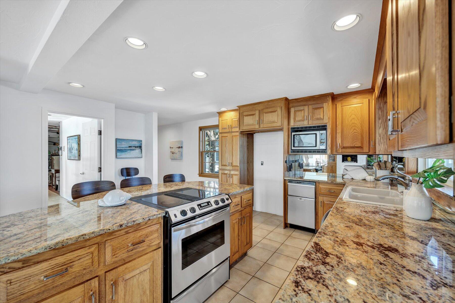 210 Clipper Road Bourne, MA 02532 - Photo 17 of 53 039-889A5166