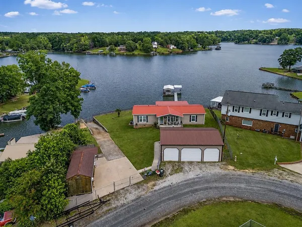 $610,000 | 61 Square Grove Road, Waterloo, SC 29384