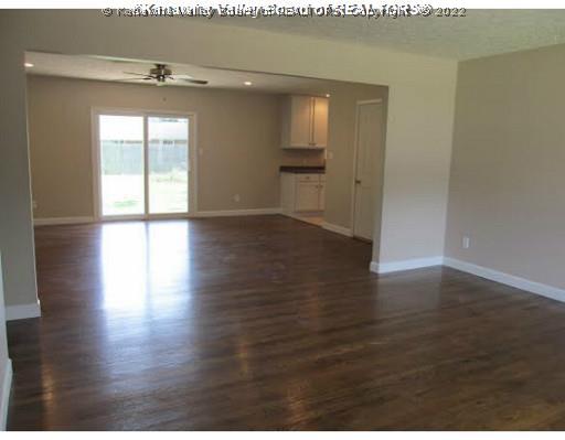 143 Shawnee Estates Winfield, WV 25213 - Photo 3 of 16 Living Room.