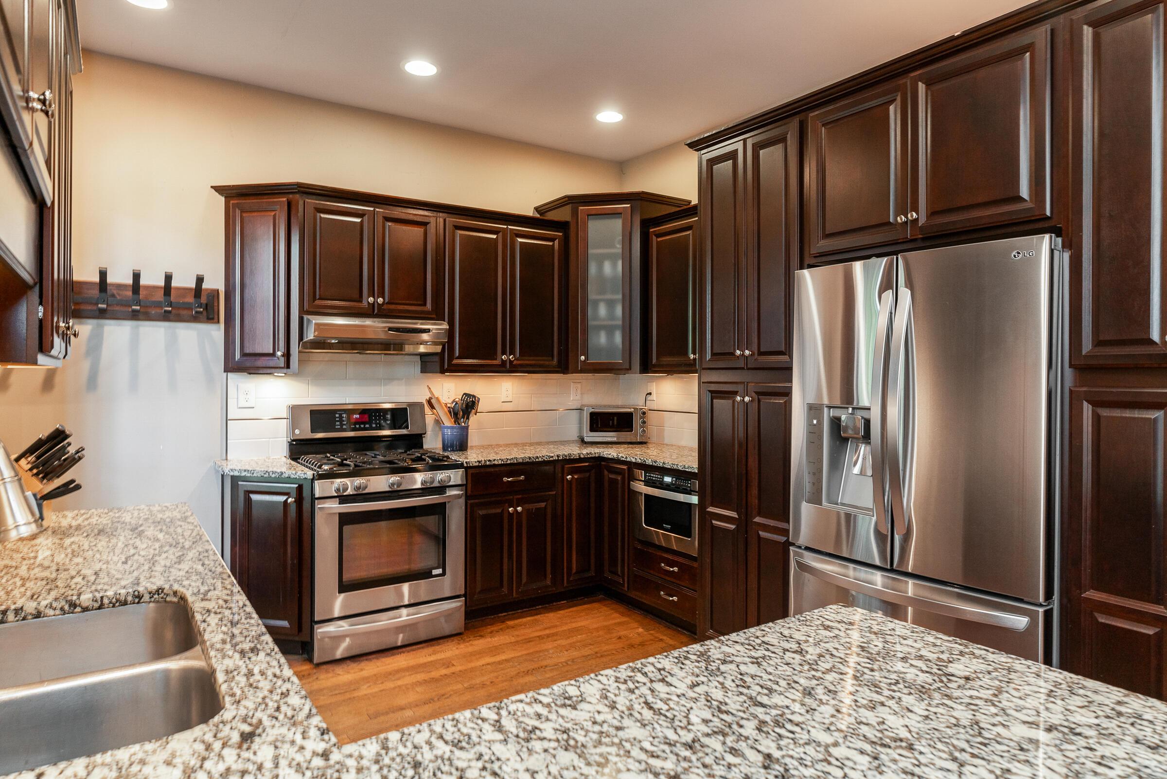 856 Neil Avenue Columbus, OH 43215 - Photo 12 of 42 Kitchen