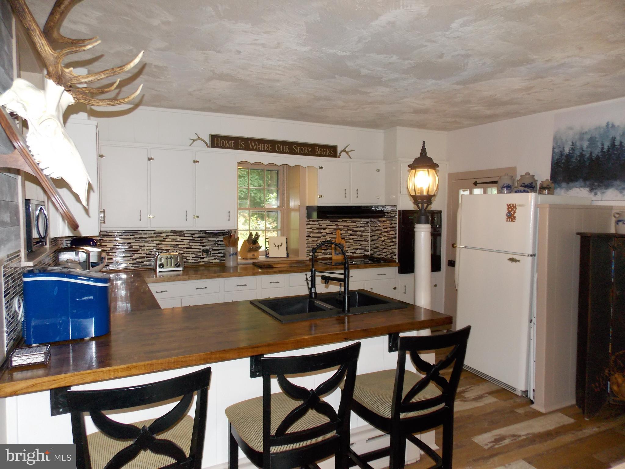 310 Spring Valley Road Reading, PA 19605 - Photo 5 of 26 Gallery Image 5
