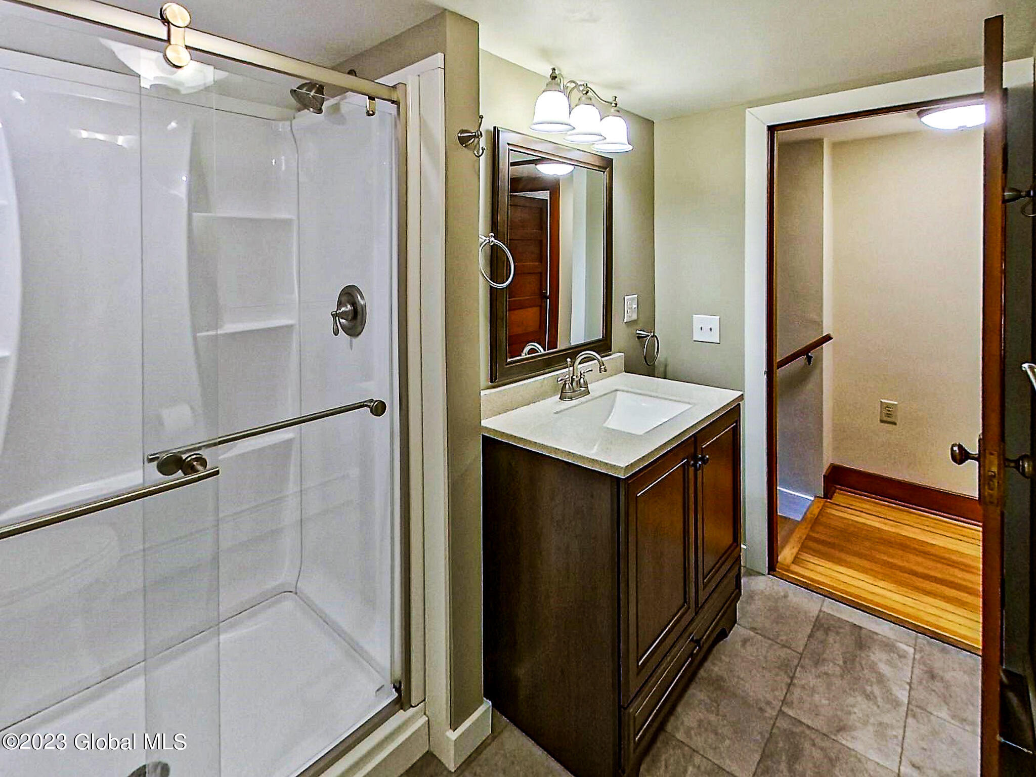 318 Fuller Road Guilderland, NY 12203 - Photo 21 of 29 k3_Bathroom_up