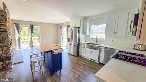 $499,900 | 6262 Thoman Drive, Spring Grove, PA 17362