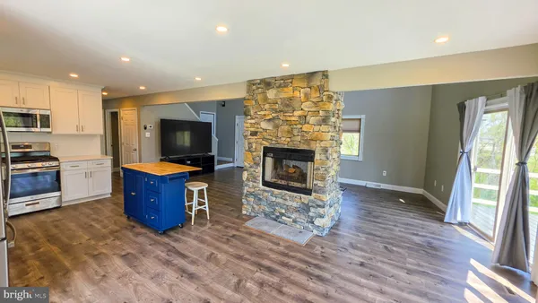 $499,900 | 6262 Thoman Drive, Spring Grove, PA 17362
