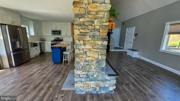 $499,900 | 6262 Thoman Drive, Spring Grove, PA 17362