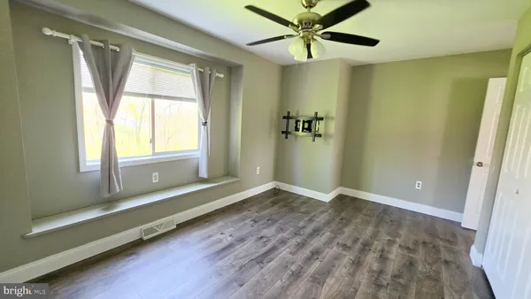 $499,900 | 6262 Thoman Drive, Spring Grove, PA 17362