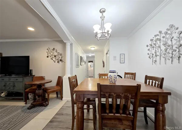 $199,999 | 460 Old Town Road, Unit 5B, East Setauket, NY 11772