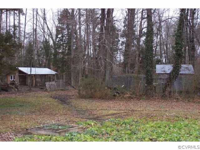 1400 Borden Road Bumpass, VA 23024 - Photo 4 of 9 Other - Chicken house & Small barn