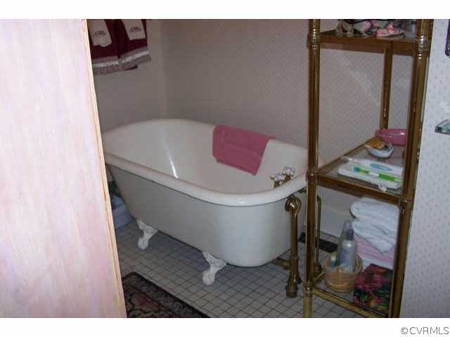 1400 Borden Road Bumpass, VA 23024 - Photo 6 of 9 Other - Master Bath w/claw foot tub